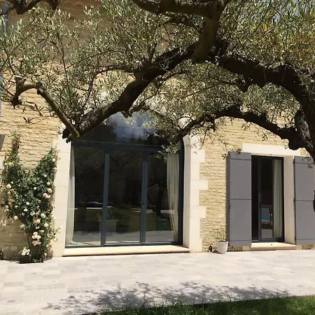 Provencal Bastide In Uzès
