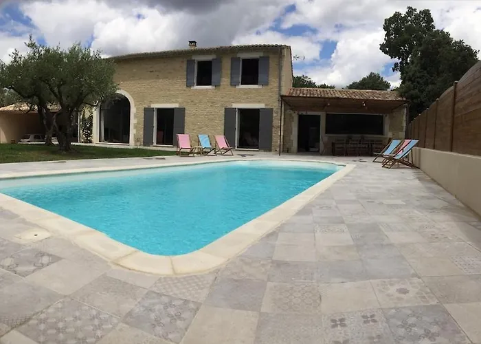 Provencal Bastide In Uzès